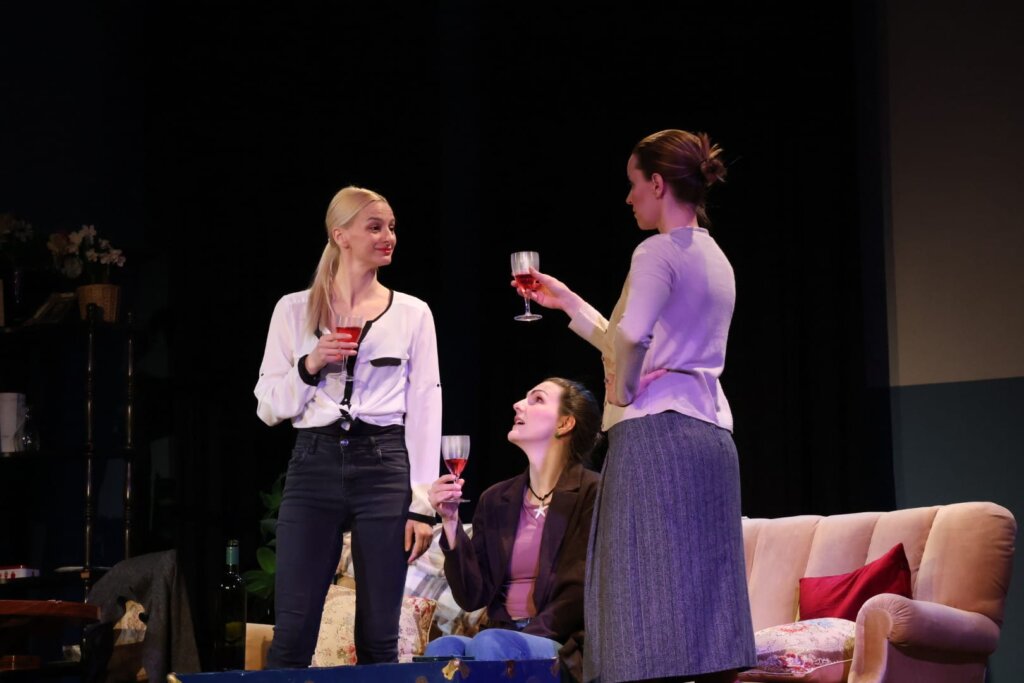 657373604 1245559401025104 5888142085947038876 N