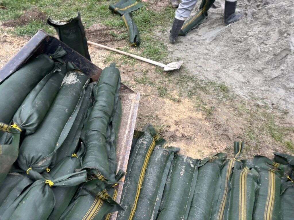 657426929 122103890744982397 2598190609707775785 N