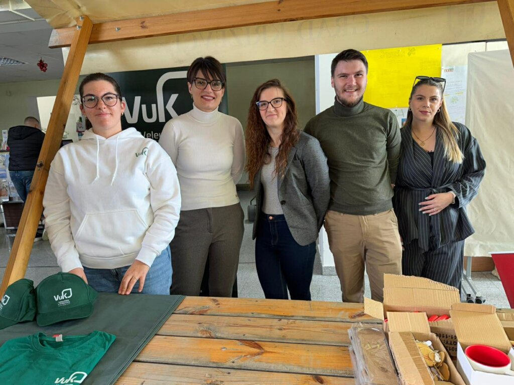 7a563d7a 0761 41e1 A719 1bc5ce2ffa49