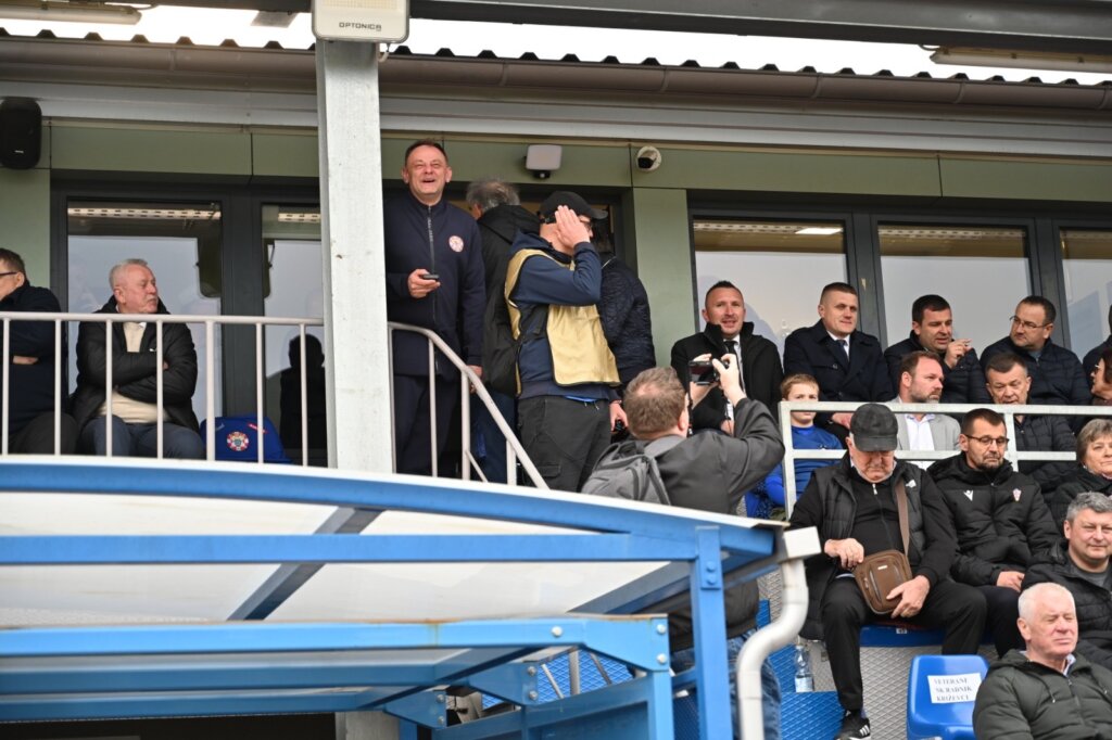 8468fd73 3152 48a2 811a 831802d0e08b