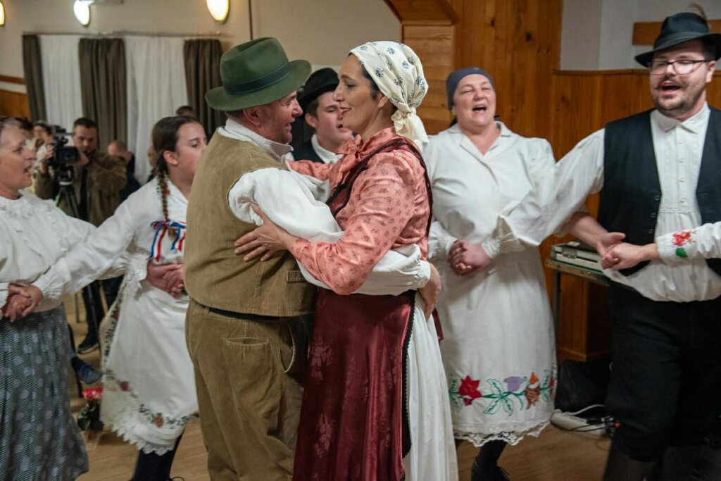 9295d6bf A517 40e6 8fb2 51438d905200