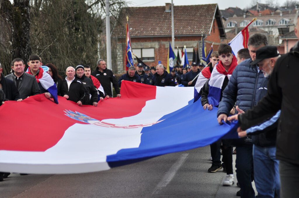 952d1c0a B5b7 48ae 869c 62183afd8f33