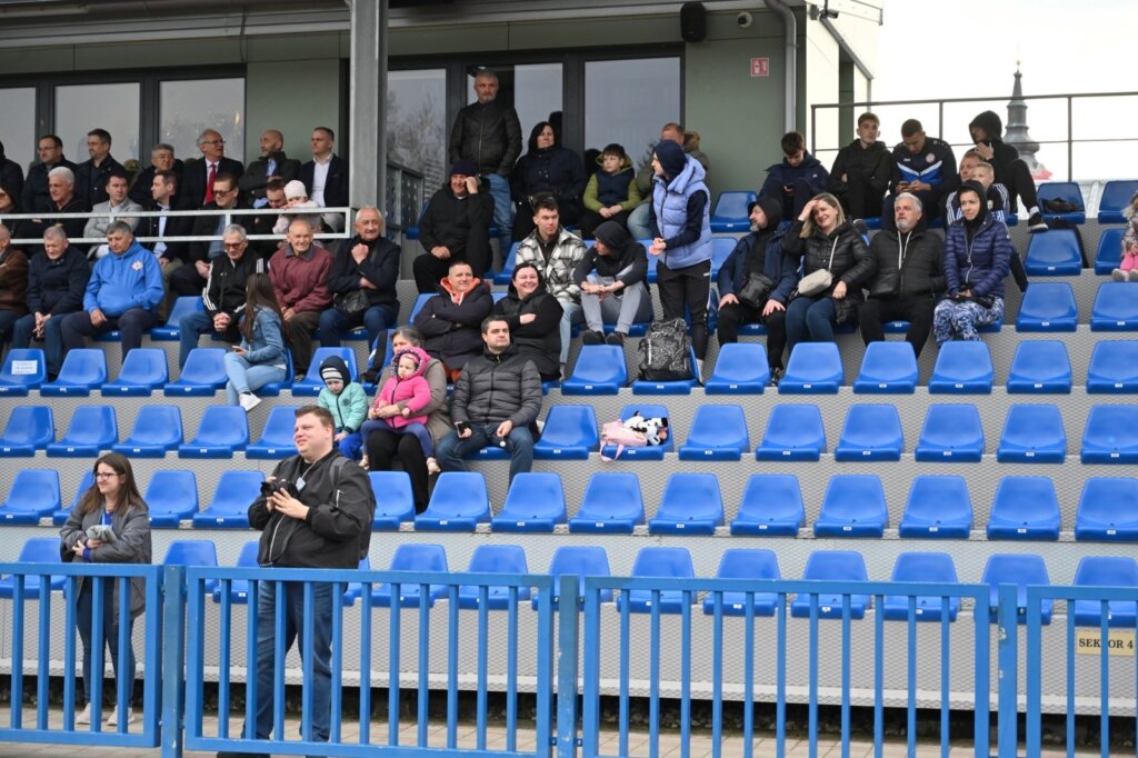 9a7dac12 9374 46c6 B162 627a38627ff3