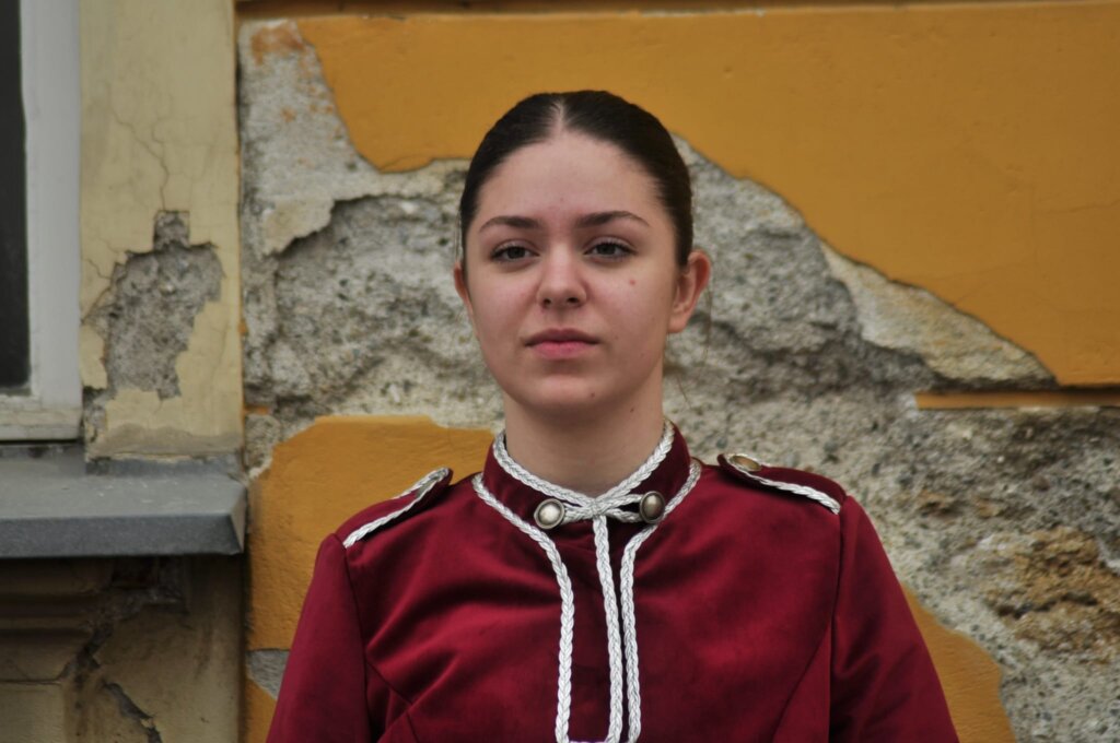 9ef4059d 5f65 4e24 Bf13 04640383c502