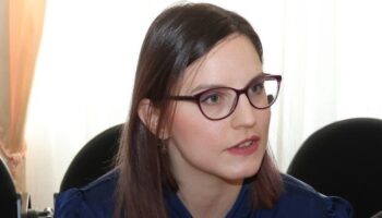 Cn9a2053 800x800 Equal