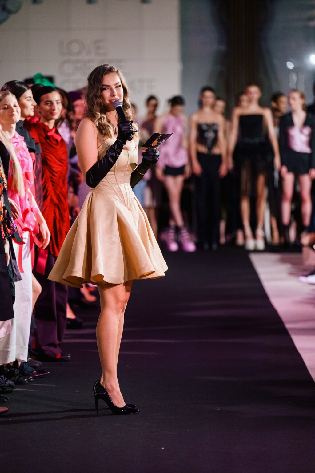 Defile I Završni Govor