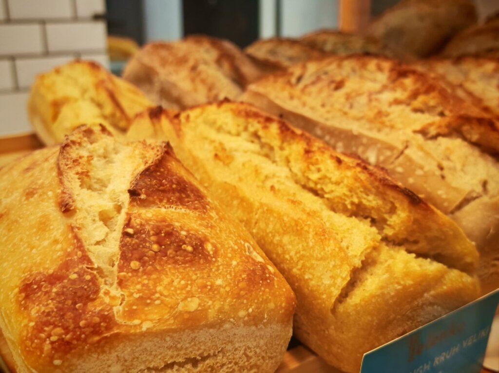 JESTE LI PROBALI OVAJ KRUH? Zašto kruh iz pekare Jelenko nastaje puna dva dana?