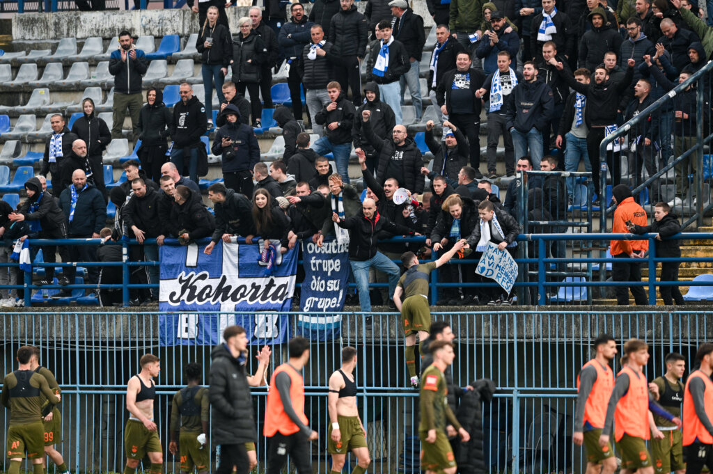 Policija na utakmici Slaven Belupa i Osijeka privela tri gostujuća navijača