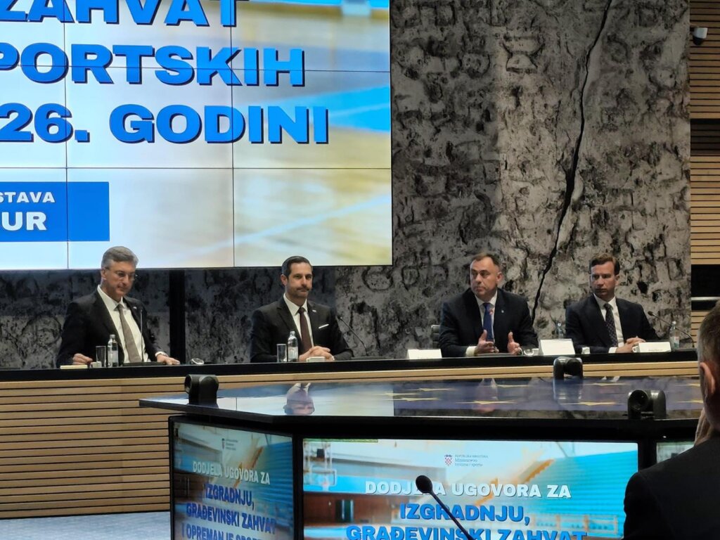 Potpisivanje Ugovora (4) (1)