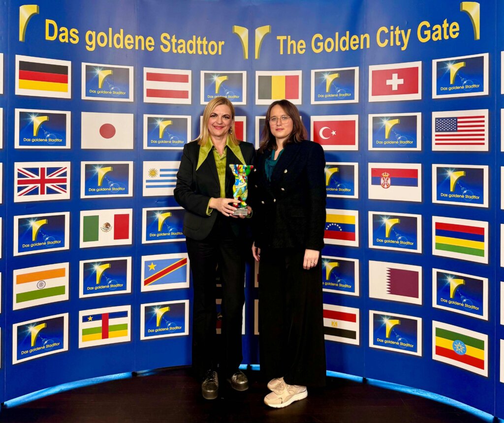 The Golden City Gate 1