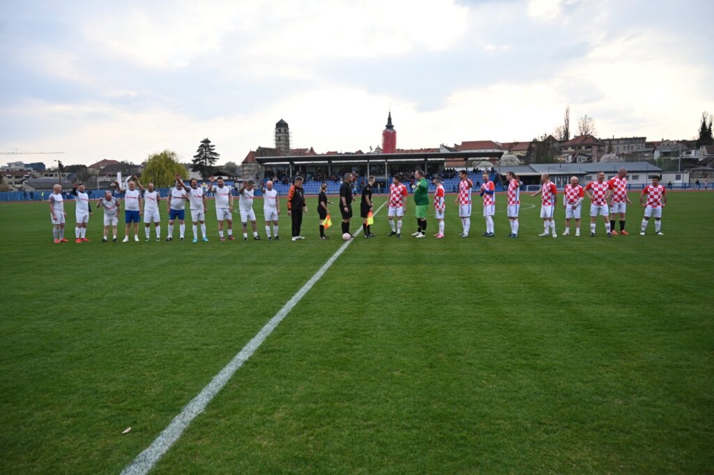 B29879f9 06ec 4f7b 8e55 A1b576c3831b