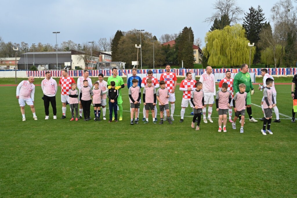 C4febfdf B3c5 4b7b Bc6c 2d2084440e4f