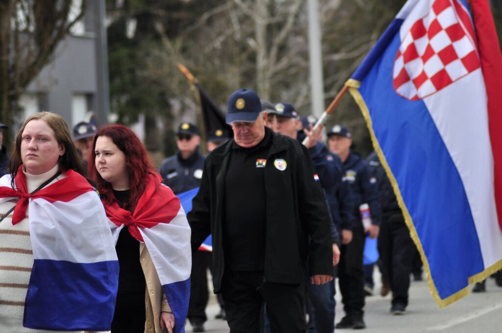 Ccb8ece9 9dc9 4a90 Bbb6 8bdff082c328