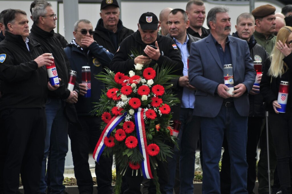 Ceae8b01 7ac7 4da7 9f68 Fa570a20db9c