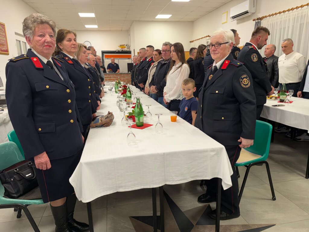 E6f02a62 B8a5 4ddf B71c E4d80159cf61