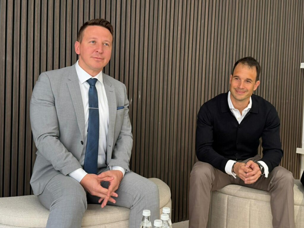 Ede05546 Bd0d 4bf6 84b0 1f6ba112237e