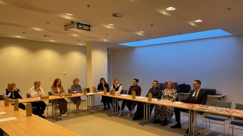 Image00004 800x800 Equal