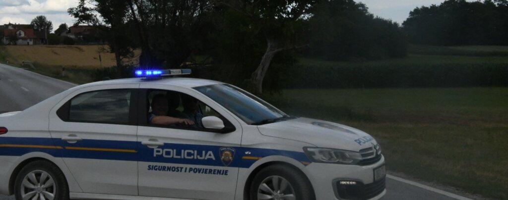 Na parkiralištu u Sokolovcu prodavao satove, kamere, aparate za brijanje i parfeme. Uhićen je u Križevcima