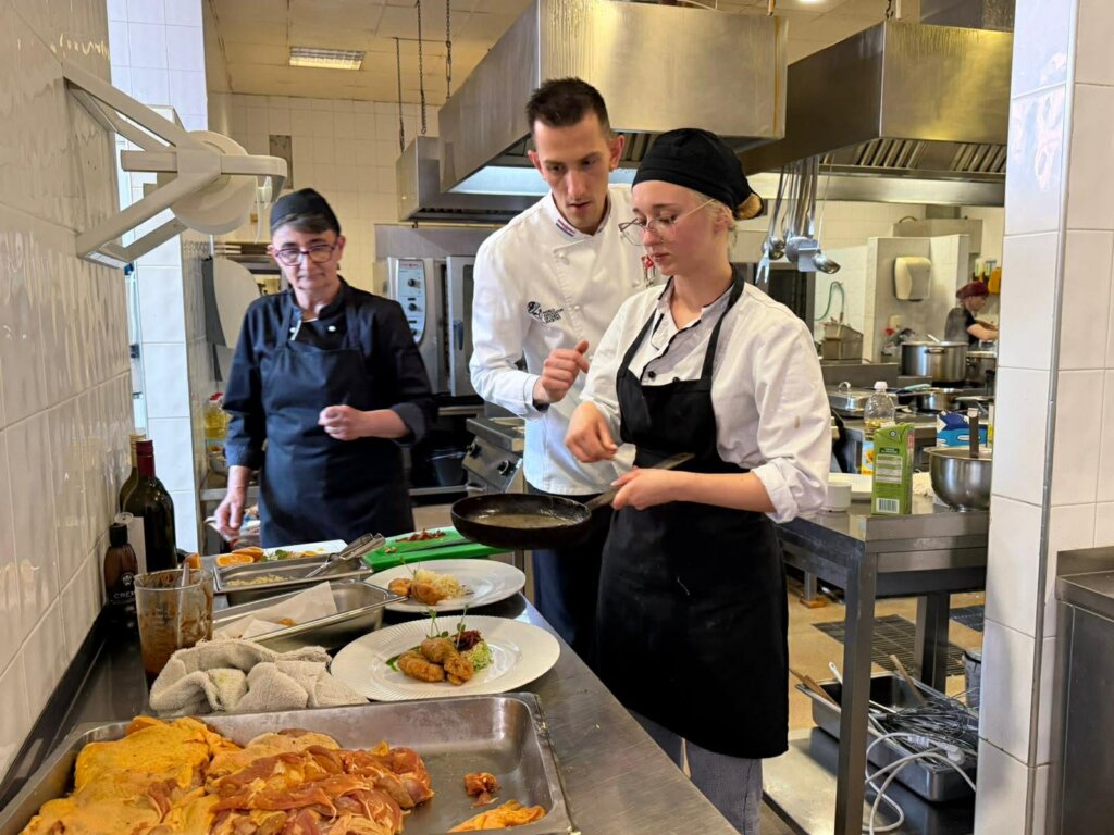 094b5e66 390e 4e49 9be4 0b4bb40b988b