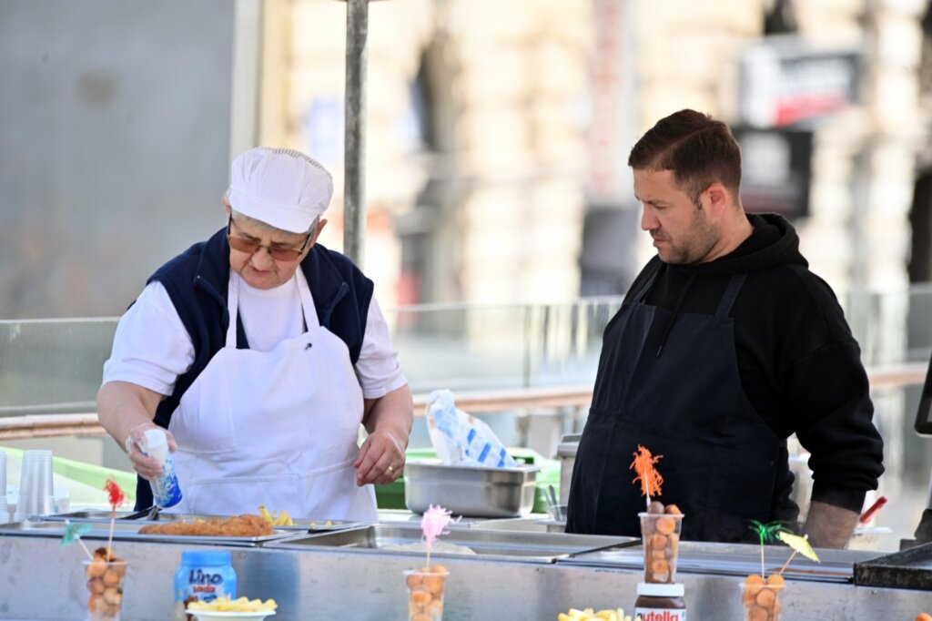 0b7f8681 F517 45b7 9dcc D96c230f8839