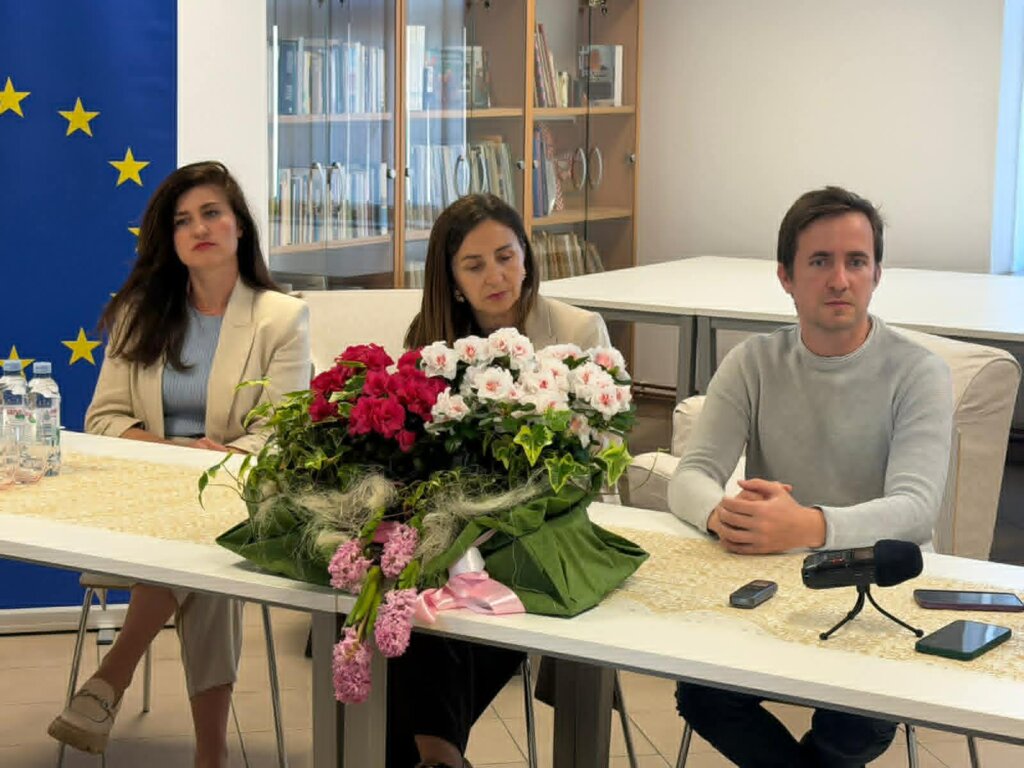 18b6d9eb 7142 4496 9c10 98c298cdf0bf