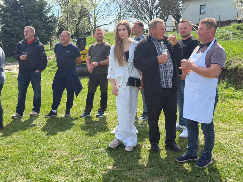 1946fc58 0277 43c2 A602 8bf451c25398