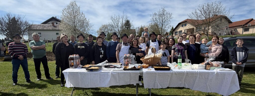 292c1599 249d 41f3 A0c2 84971a5d45ca