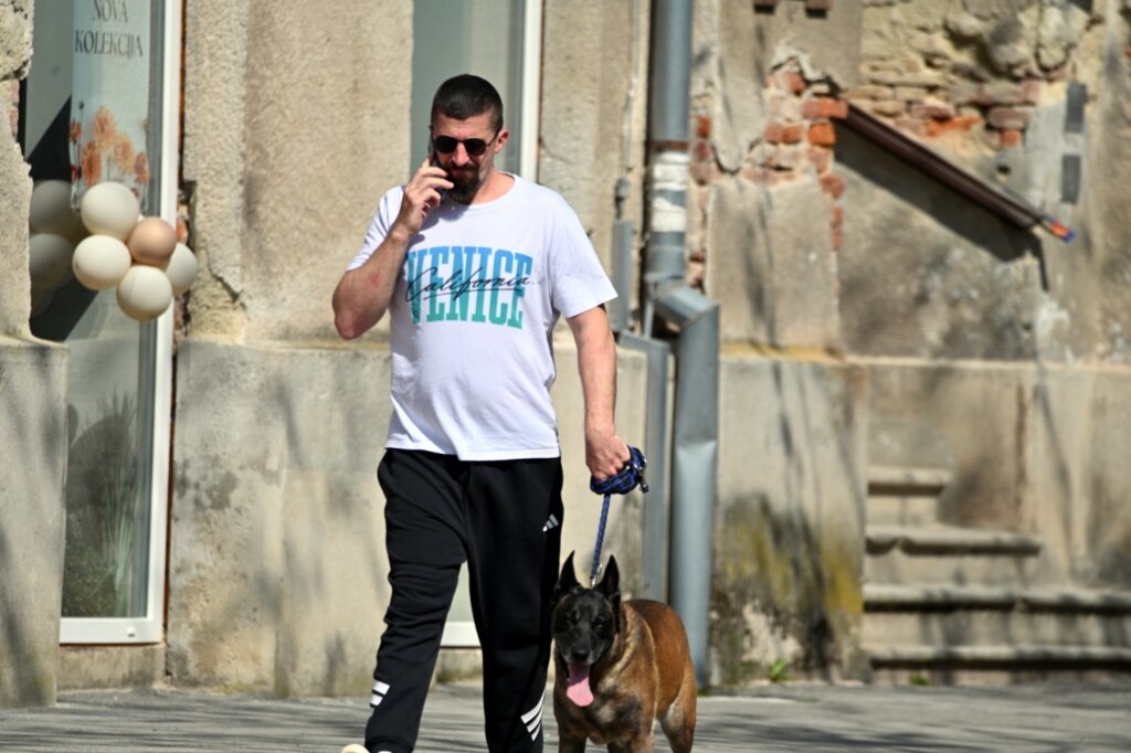 3f9a2e72 Fc70 45a8 9675 4ca69704408e