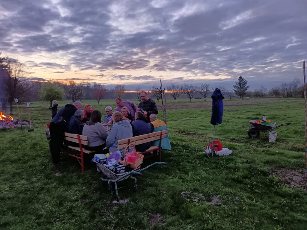 4e881bbd F589 47ad B946 5e20346c2991