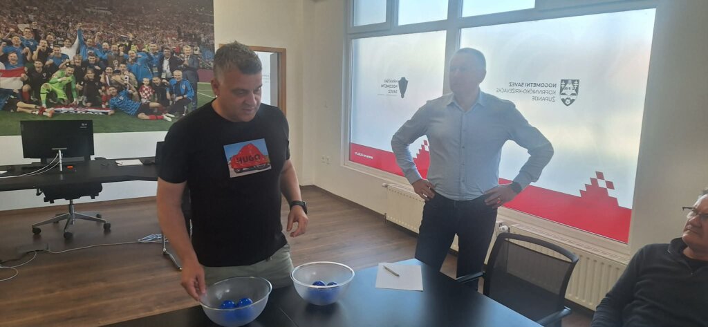 5a949b79 E83b 4239 Af3c 378a0f6d8123