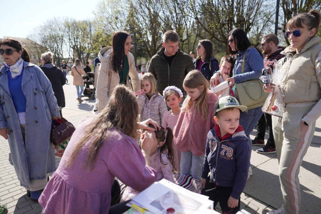 660857725 1389141409924880 2168036048259513882 N