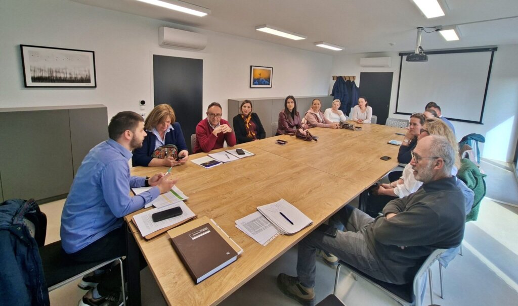 661119014 1440104011493398 2474015667870102908 N E1775129141318