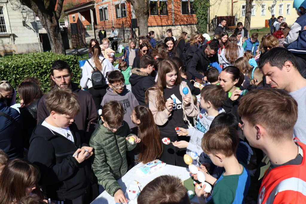 666016657 1254739396773771 2829368296675529403 N