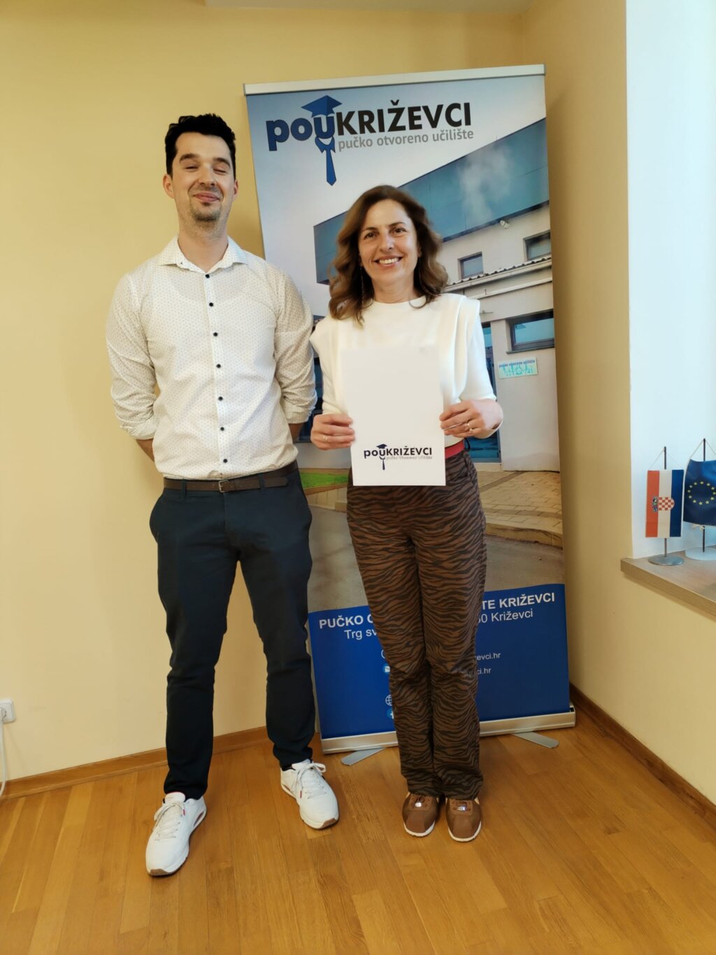 668868404 1259124843001893 1732068344982778128 N