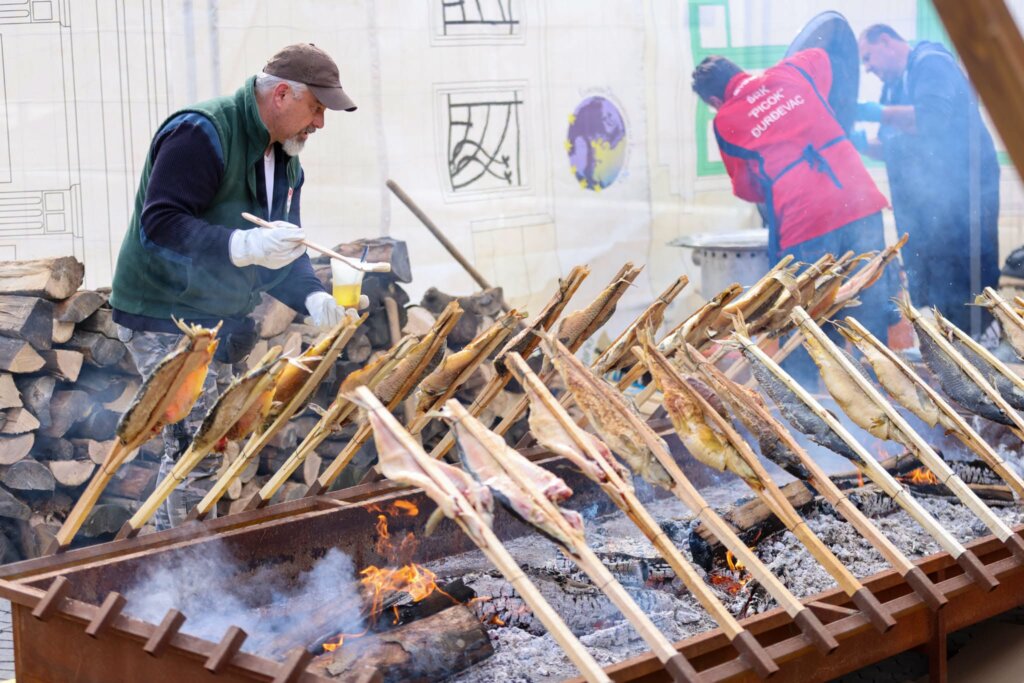 673487849 2283486735389715 2233298283994787390 N