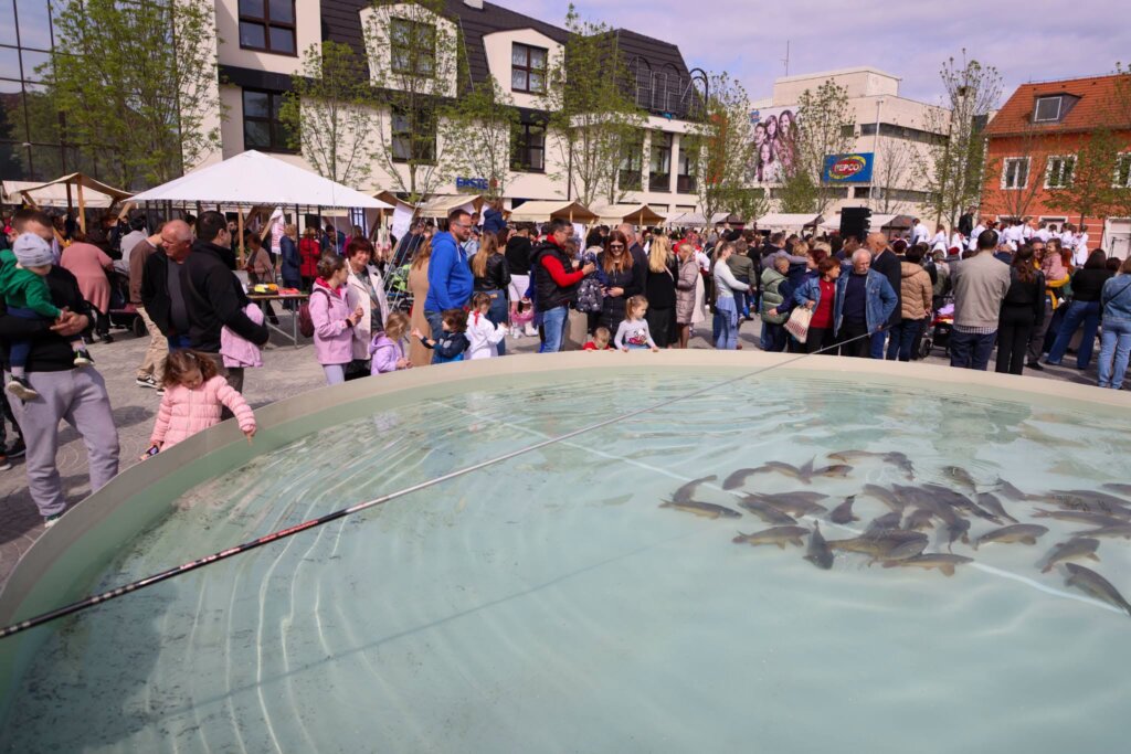 673873129 1883314915661008 1935872847786358430 N