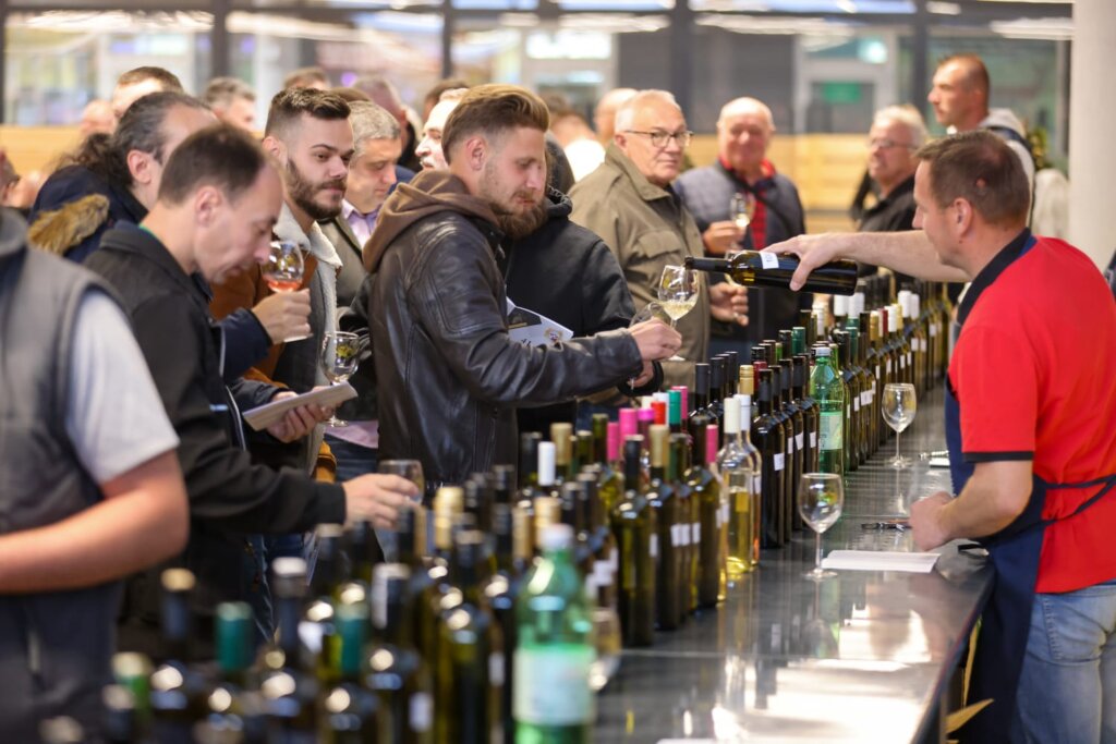 678160938 1457195859784213 3335408375168237838 N