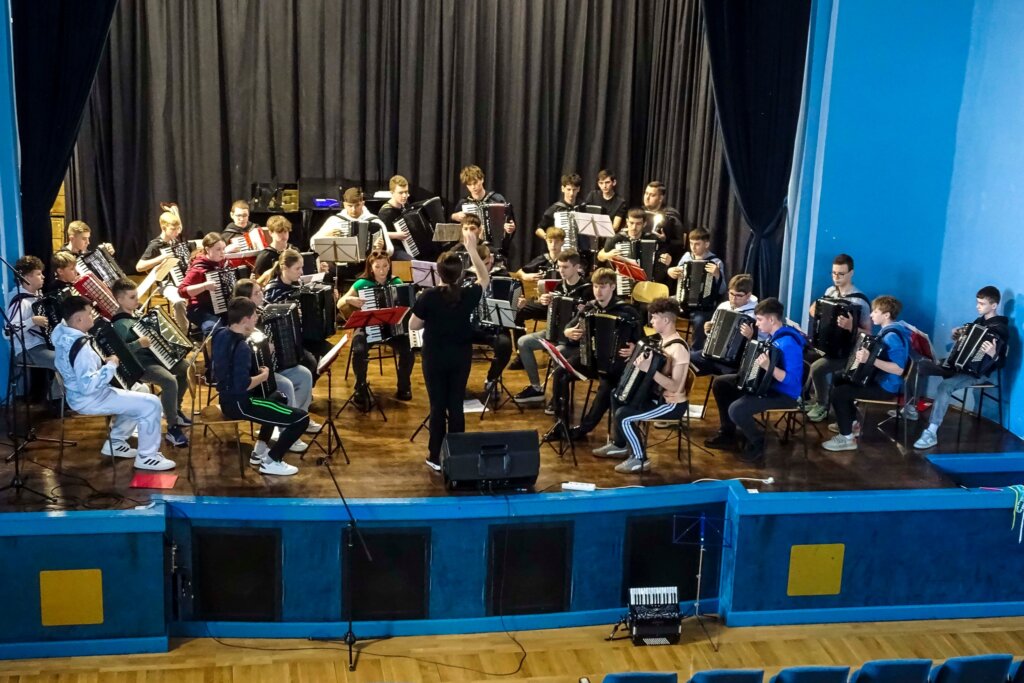 678821022 1921970398746984 8682045006089638563 N