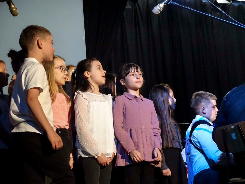 678926203 1921972542080103 1325851153874771628 N