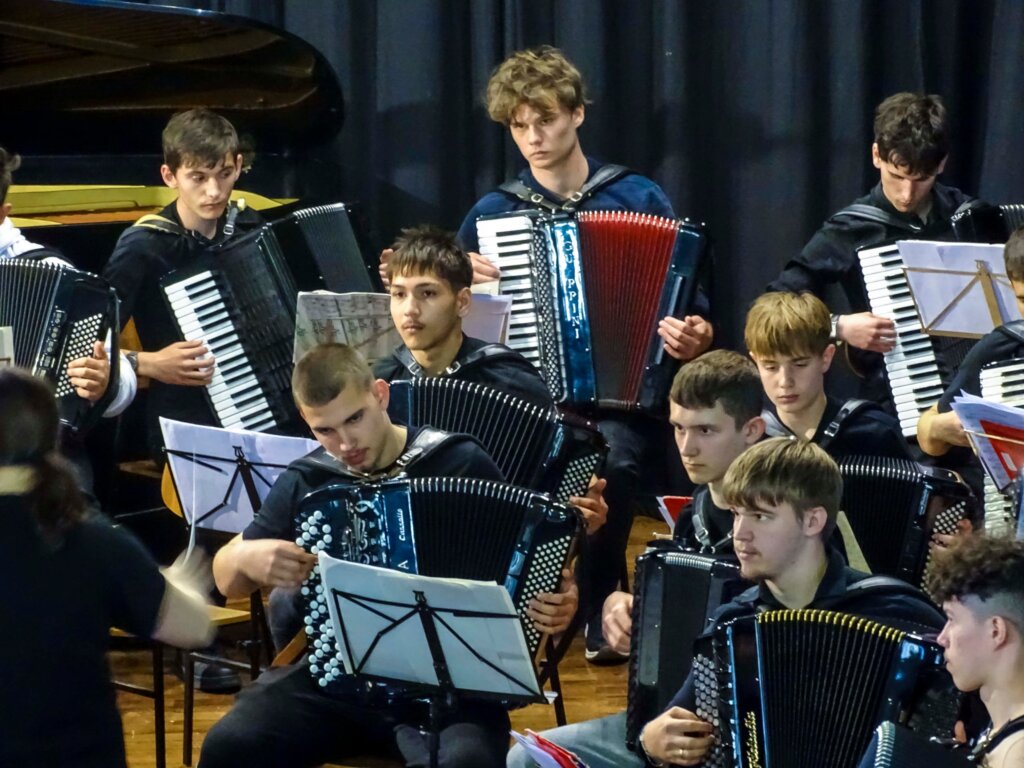 679099727 1921970815413609 3489319079259106205 N