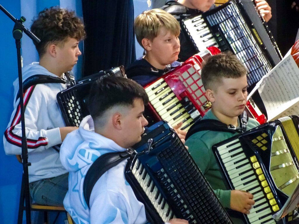 679844943 1921970655413625 3496020966267790159 N