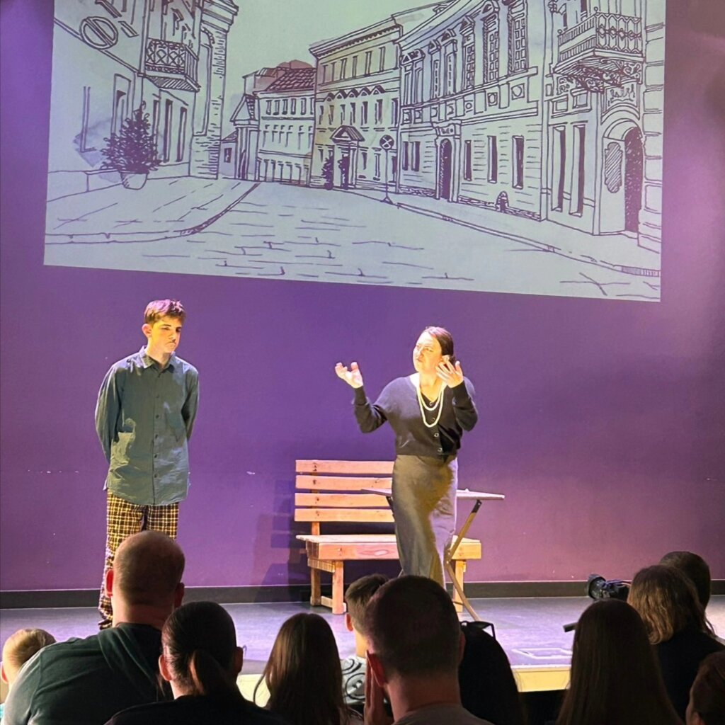 682490773 1372262871598366 2491671493422036745 N