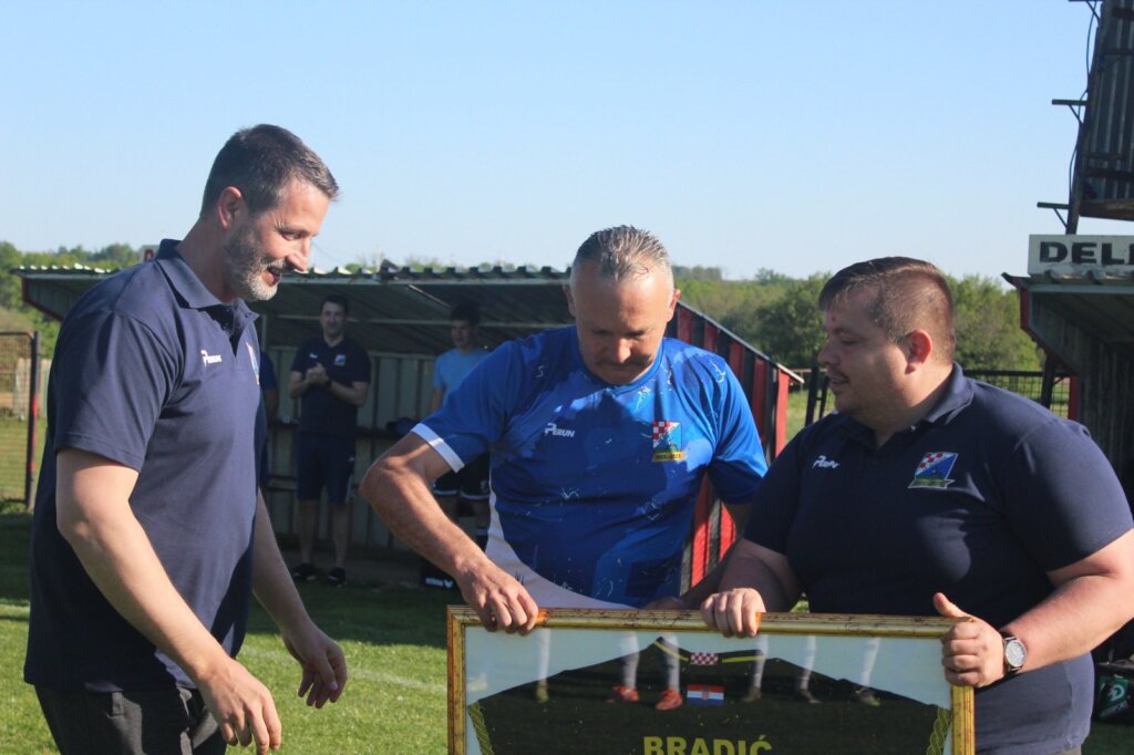 684520768 26797087253218610 3222148939760834492 N