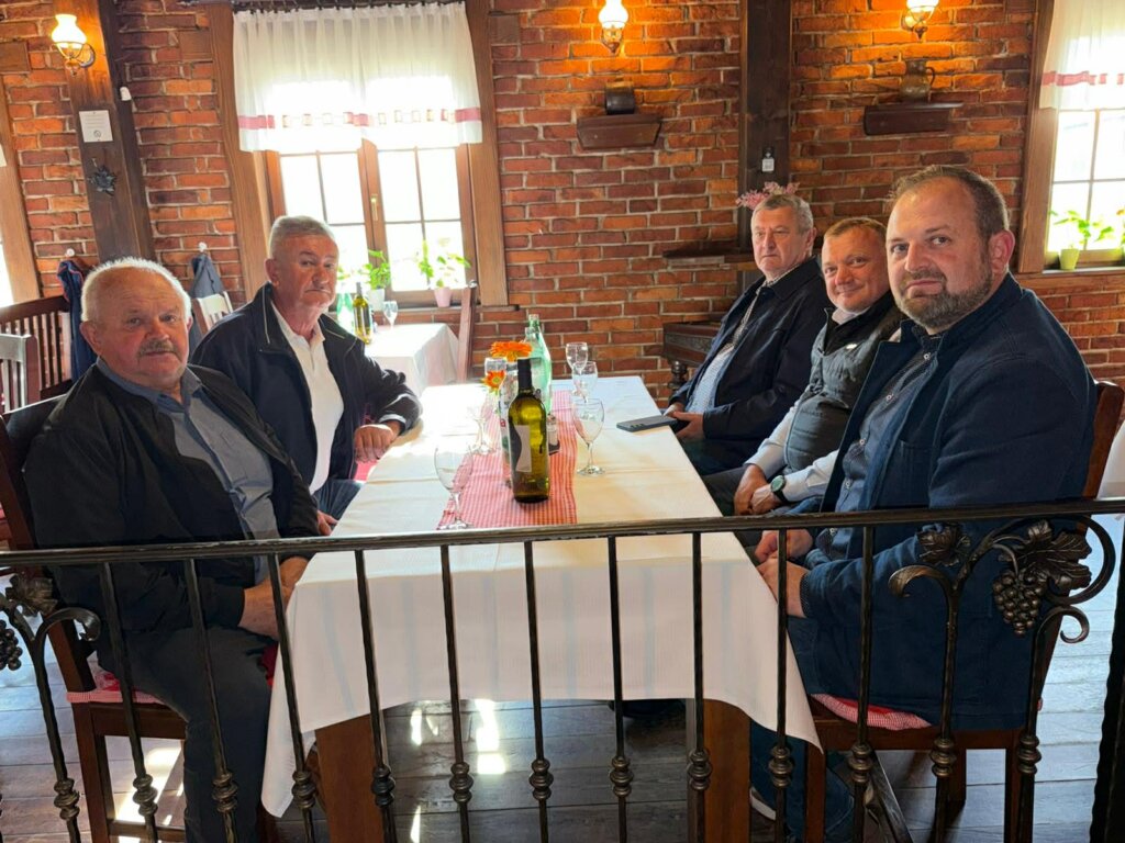 6a8a1939 A3bd 46b8 A4e2 51150ace3802