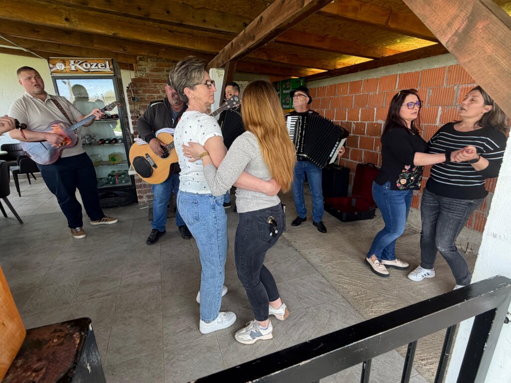 7abdb4a5 Fe00 4e55 847e 4ab17534eec0