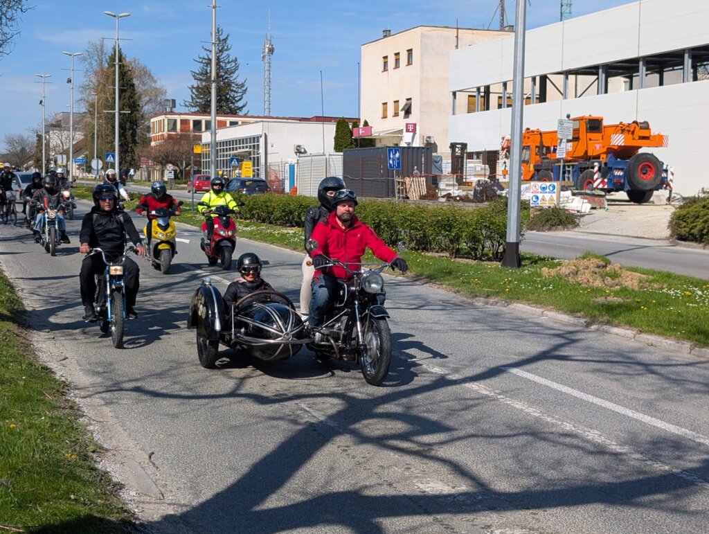 8268ff70 8ed1 4bba 8400 777ffa175962