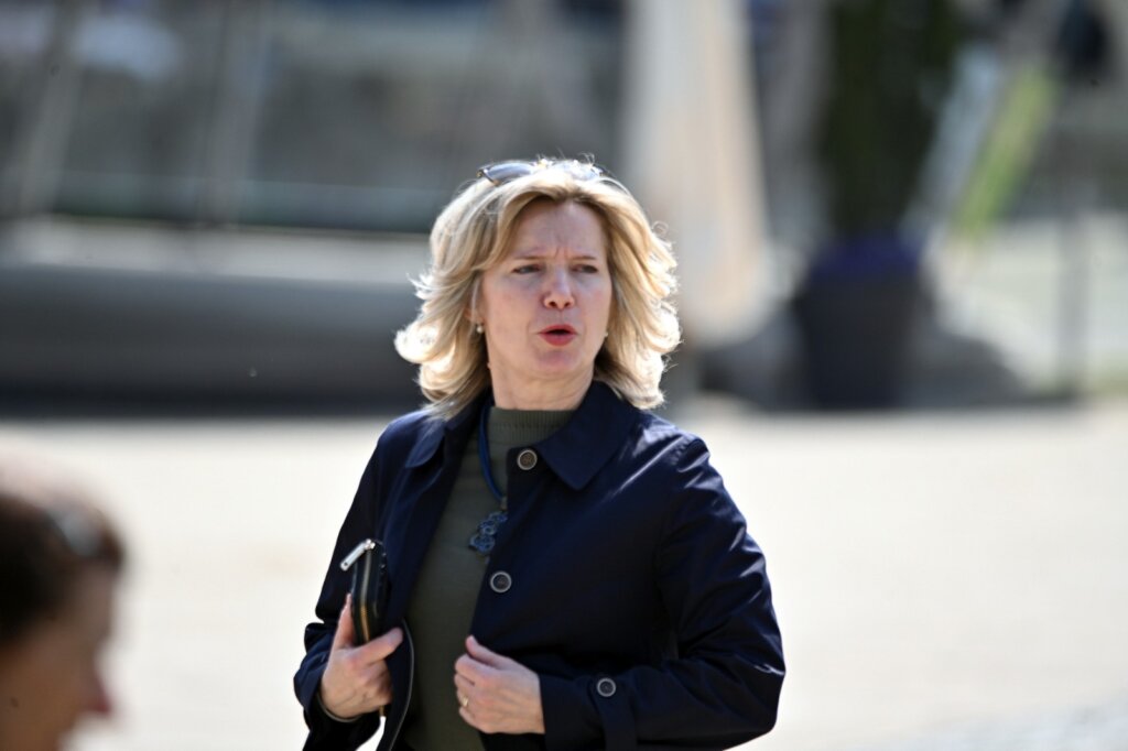 82b888cc 743d 4d50 Aeef 5f576c7f8eed