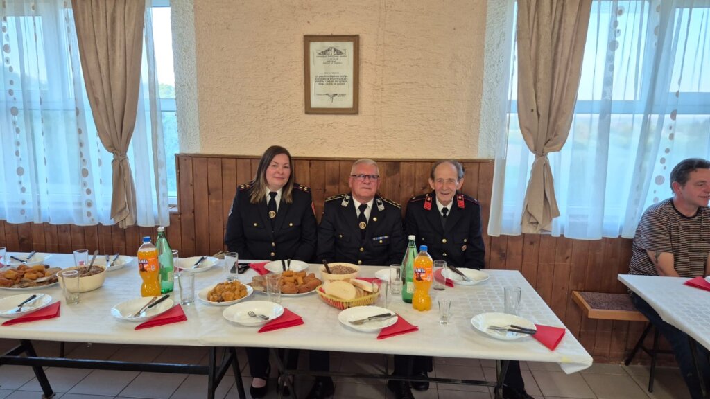 8931228f 82eb 4a17 8d96 0855a2f7337e