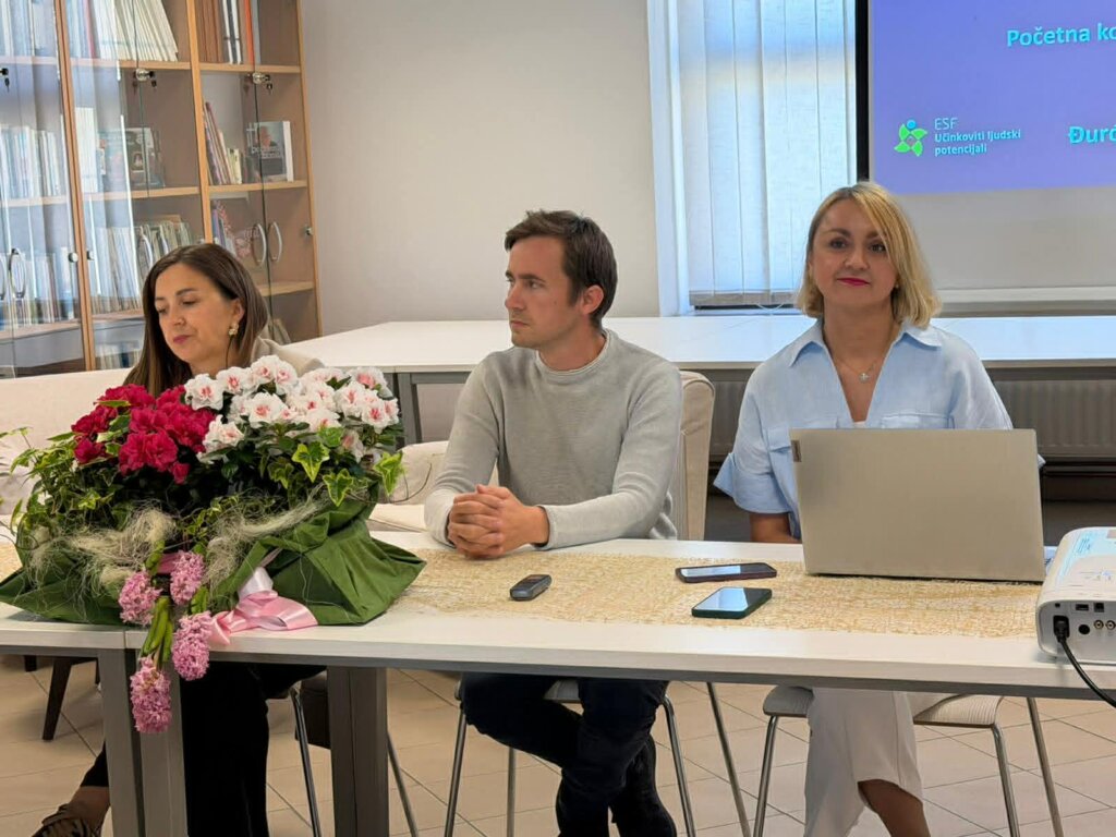 8f82dd7b F7fe 4ca6 A583 5e86eaf0a47e