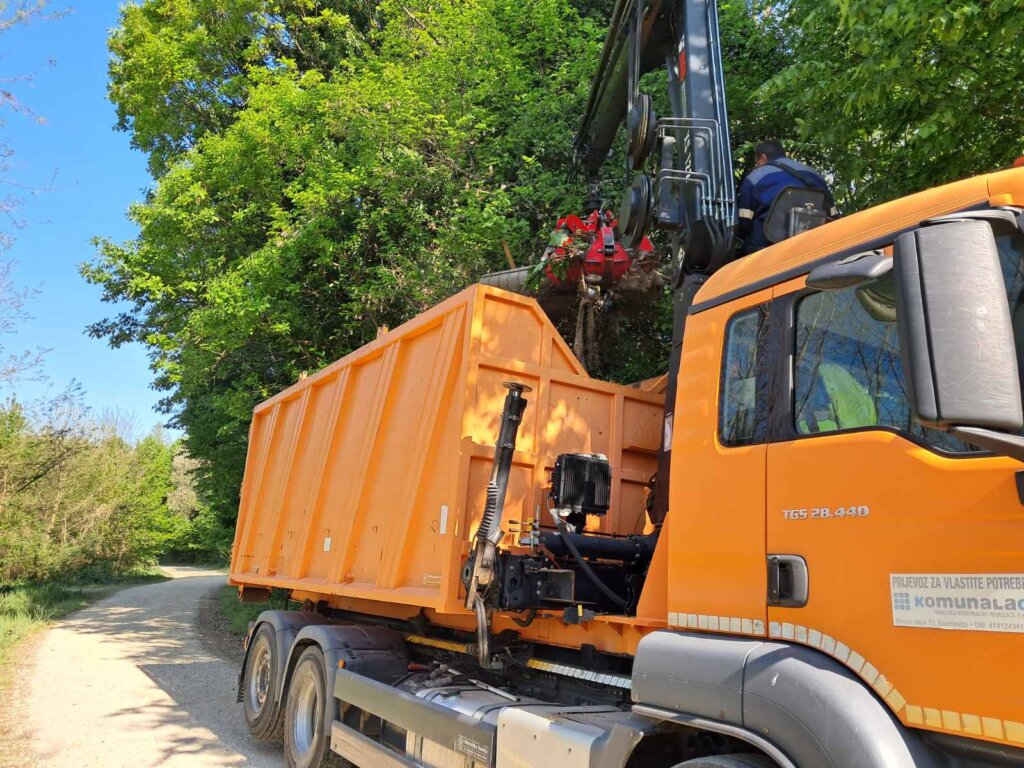 Img Abe76e85cabb131e36bde1d9b2582738 V